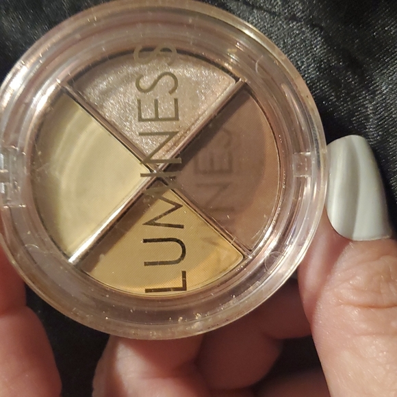 Makeup bundle - Picture 4 of 5